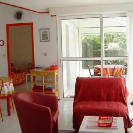 Holiday home Maison T3 Confortable Avec Jardin Clos, Veranda Equipee, Proche Plage, Commerces Et Activites - Fr-1-92-677 Saint-Jean-d'Orbetiers