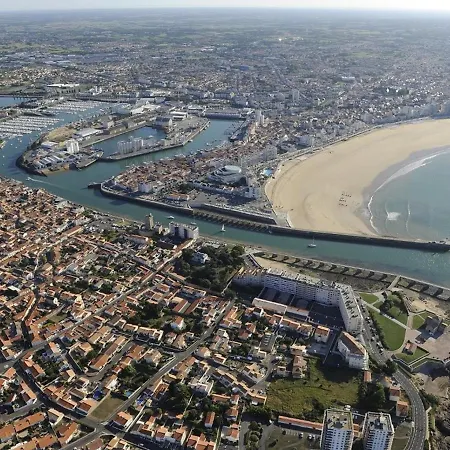 Maison T3 Confortable Avec Jardin Clos, Veranda Equipee, Proche Plage, Commerces Et Activites - Fr-1-92-677