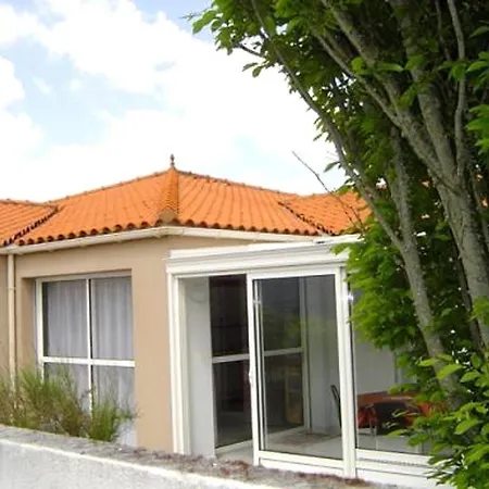Dom wakacyjny Maison T3 Confortable Avec Jardin Clos, Veranda Equipee, Proche Plage, Commerces Et Activites - Fr-1-92-677