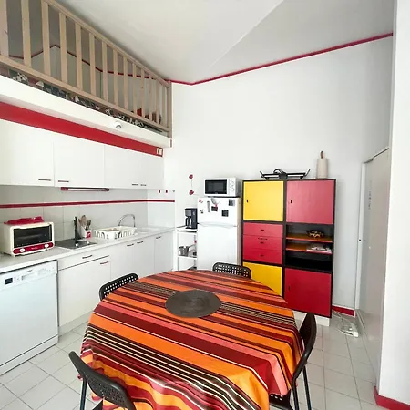 Casa de Férias Maison T3 Avec Jardin Clos, Veranda, Animaux Admis, Parking, Proche - Fr-1-92-677 *